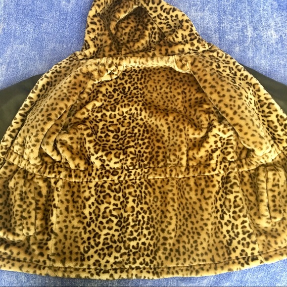 Reversible faux leather and leopard coat
